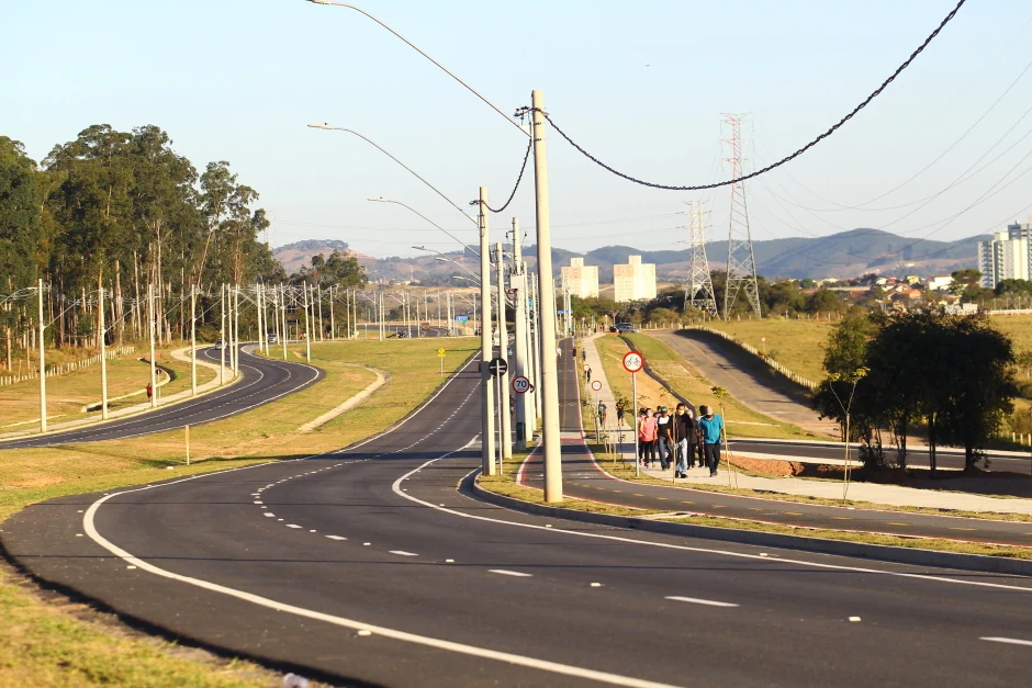 Via Cambuí e acesso ao Colégio Inspire